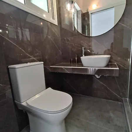 Alexander 3 Apartment *